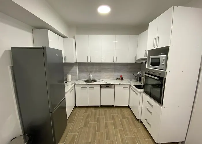 Simonovski's 2 * Skopje